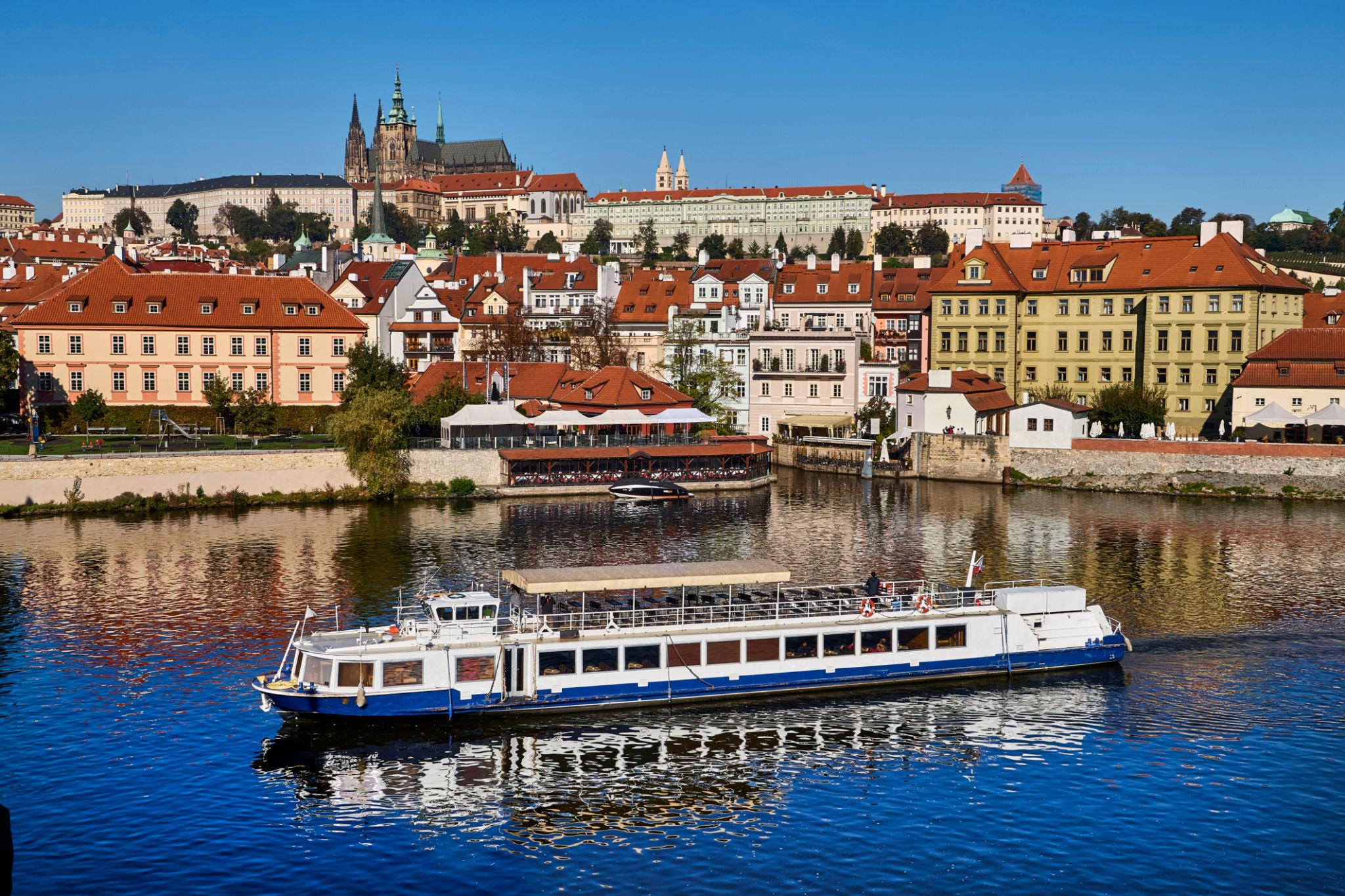 Prague Castle Entry with Guide & River Cruise photo 1